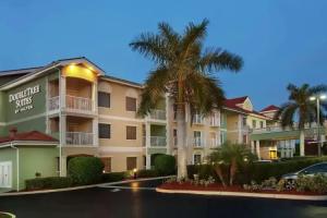DoubleTree Suites by Hilton Naples, Naples