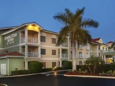 DoubleTree Suites by Hilton Naples - 31