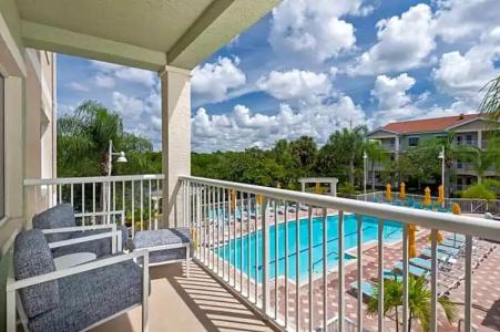 DoubleTree Suites by Hilton Naples - 157