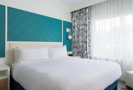 DoubleTree Suites by Hilton Naples - 2