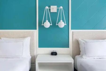 DoubleTree Suites by Hilton Naples - 70