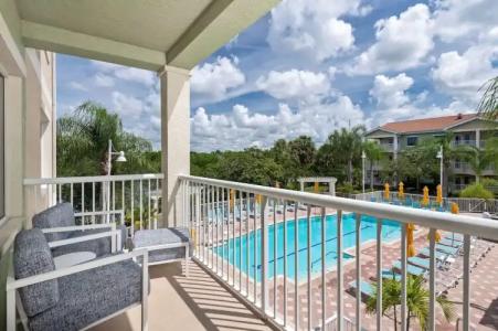 DoubleTree Suites by Hilton Naples - 137
