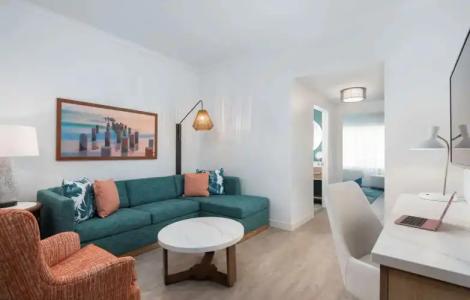 DoubleTree Suites by Hilton Naples - 36