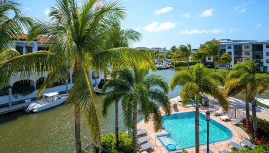 Naples Bay Resort & Marina - 14