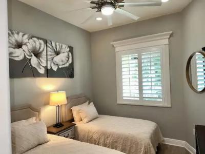 Naples Bay Resort & Marina - 123