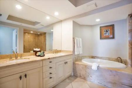 Naples Bay Resort & Marina - 113