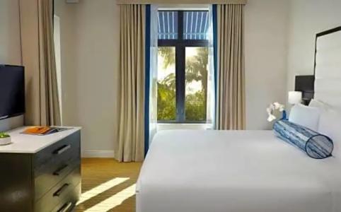 Naples Bay Resort & Marina - 96