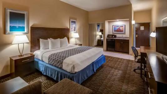 Best Western Naples Plaza - 37