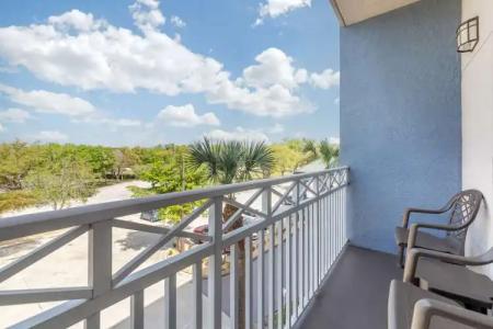 Best Western Naples Plaza - 43