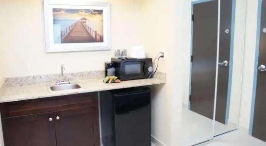 Best Western Naples Plaza - 50