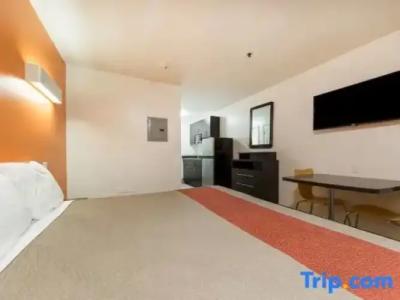 Motel 6 Greenville, SC - 100