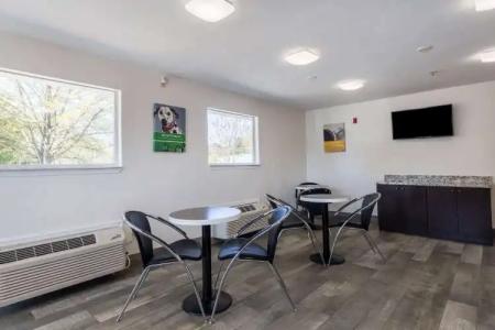 Motel 6 Greenville, SC - 8