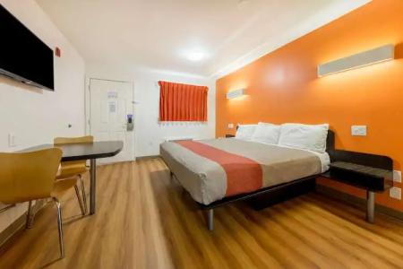 Motel 6 Greenville, SC - 1