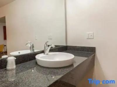 Motel 6 Greenville, SC - 102