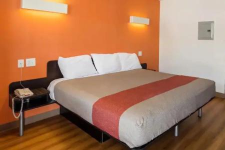 Motel 6 Greenville, SC - 116