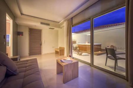 Azure Resort & Spa - 7