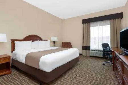 Baymont by Wyndham Augusta Riverwatch - 19