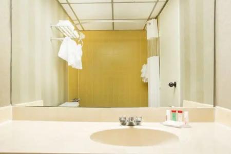 Ramada by Wyndham Augusta Downtown & Conference Center - 27