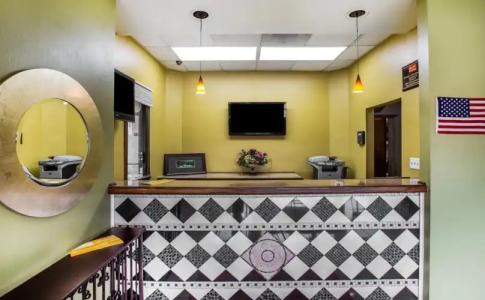 Budgetel Inn & Suites - 1