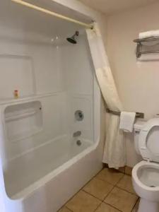 Budgetel Inn & Suites - 8