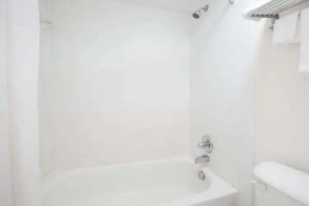 Super 8 by Wyndham - 7