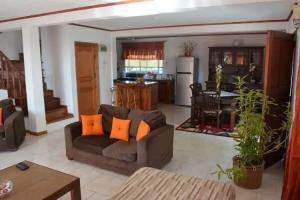 Touchdown Villa, Pointe Larue