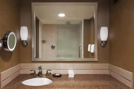 Sheraton Greensboro at Four Seasons - 35