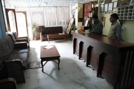 Red Planet Guest House - 9