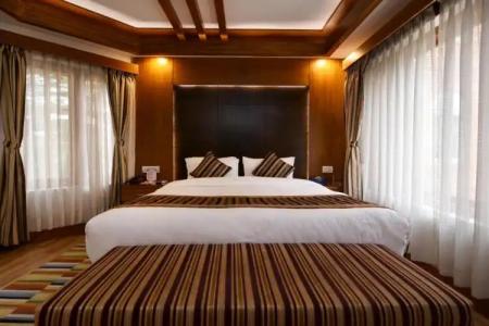 Park Village Resort by KGH Group - 40