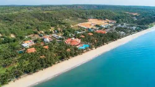 Golden Coast Resort & Spa - 11