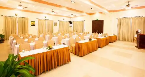 Golden Coast Resort & Spa - 10