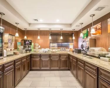 Quality Inn & Suites Silicon Valley - 12