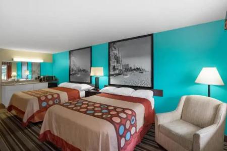 Super 8 by Wyndham Bradenton Sarasota Area - 23