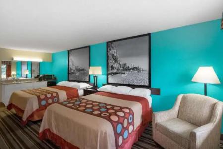 Super 8 by Wyndham Bradenton Sarasota Area - 16