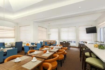 Hilton Garden Inn - 25