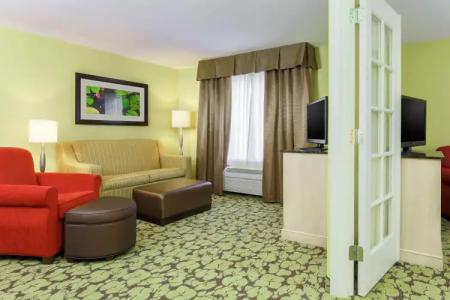 Hilton Garden Inn - 6