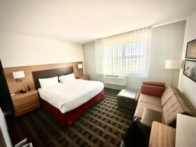 Fairfield Inn & Suites - 29