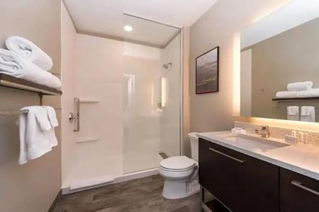 Fairfield Inn & Suites - 56