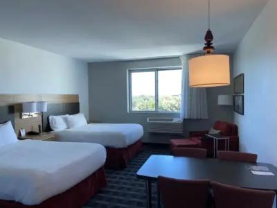 Fairfield Inn & Suites - 3