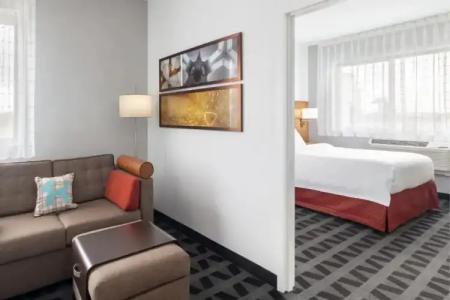 Fairfield Inn & Suites - 46