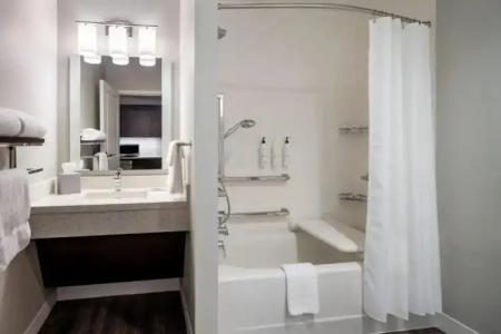 Fairfield Inn & Suites - 48