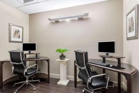 Days Inn & Suites by Wyndham - 4