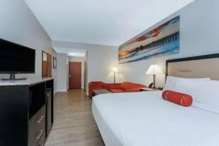 Days Inn & Suites by Wyndham - 84