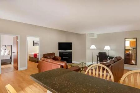 Days Inn & Suites by Wyndham - 88