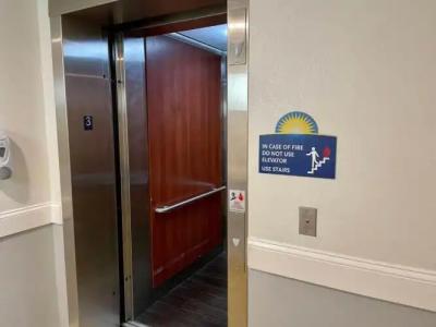 Days Inn & Suites by Wyndham - 52