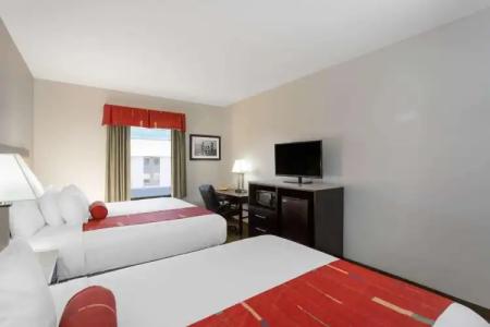 Days Inn & Suites by Wyndham - 41