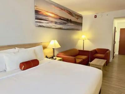 Days Inn & Suites by Wyndham - 94