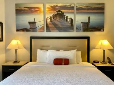 Days Inn & Suites by Wyndham - 115