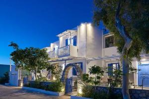 Efi Studios, Paralio Astros