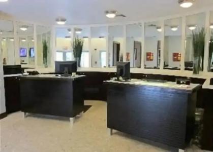 Strand Ocean Drive Suites - 12